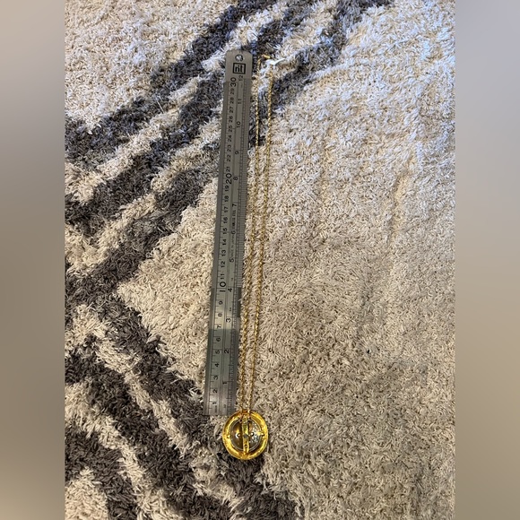 Vintage chanel necklace! Made with a Chanel clip-on earring! - Picture 5 of 11